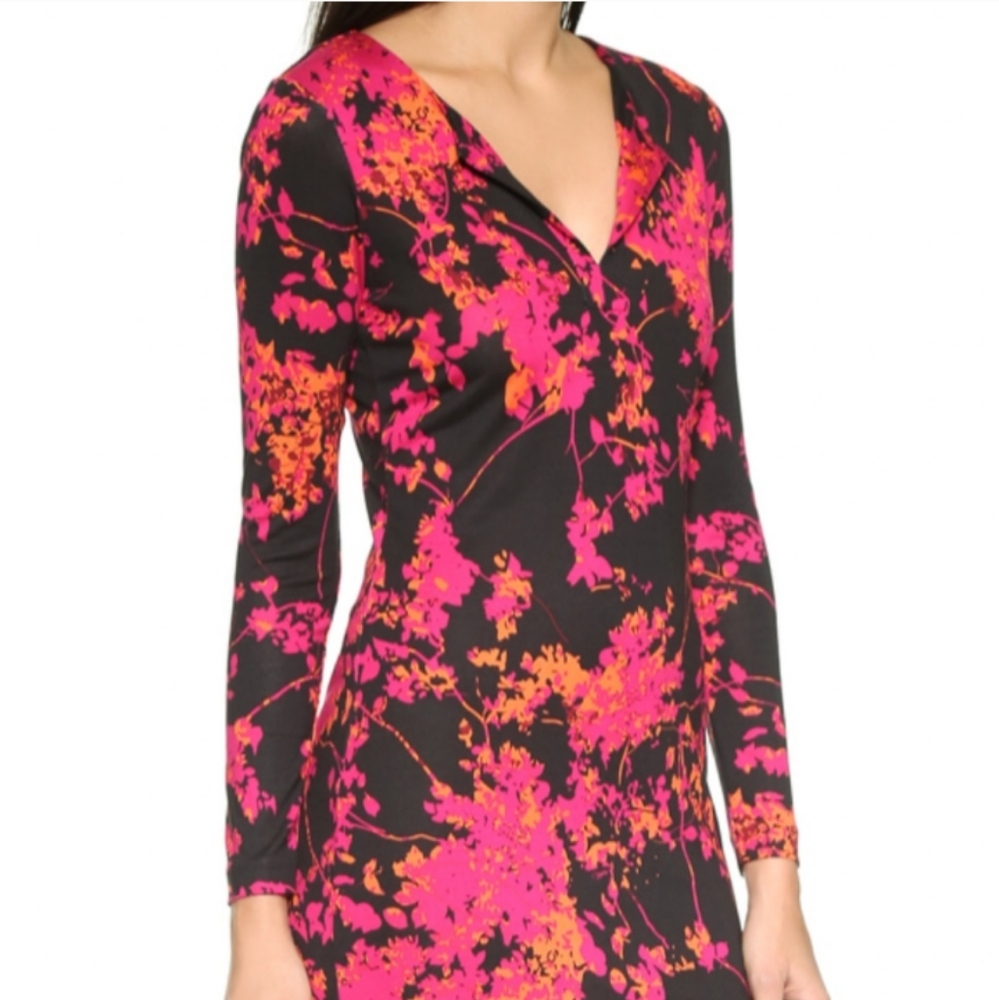 Diane Von Furstenberg Dress 6 Womens Silk‎ Dark Floral Classic Designer Capsule